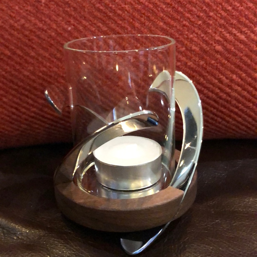 Tea light holder